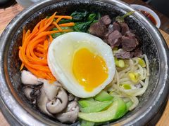 牛肉拌饭-明洞阿姨·韩式酱蟹烤肉·创意料理(三元桥店)