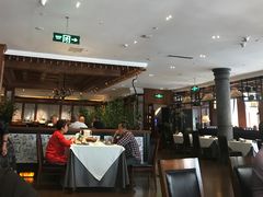 -八府香鸭·啫啫煲(华山路店)