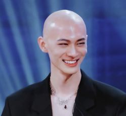点击看大图 -Kraemer Paris苏豪路易士·嘉玛发廊