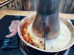 -果松木炭酸菜铜火锅·外婆参鸡汤