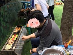 自助取餐区-尚庄度假村·庭台树下·户外烧烤·团建CS·轰趴营地(上庄水库店)