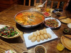 -亮欢寨酸汤鱼(沙冲路店)