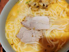 -亮亮面馆(经六路店)