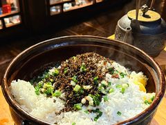 -帅巴人舅母子腊蹄民俗村