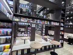 -钟书阁(群光广场店)