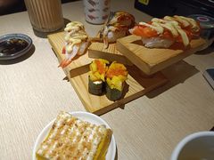 -万岁料理回转寿司(华贸店)
