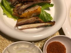 馕坑果木烤羊排-巴扎美食·新疆菜·西域歌舞表演餐厅(新疆大厦店)