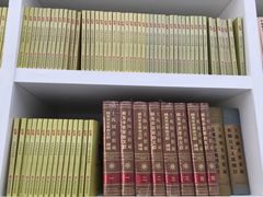 -钟书阁(松江泰晤士小镇店)