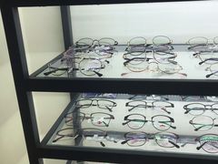-LOGO眼镜·蔡司品牌折扣店(龙华清湖店)