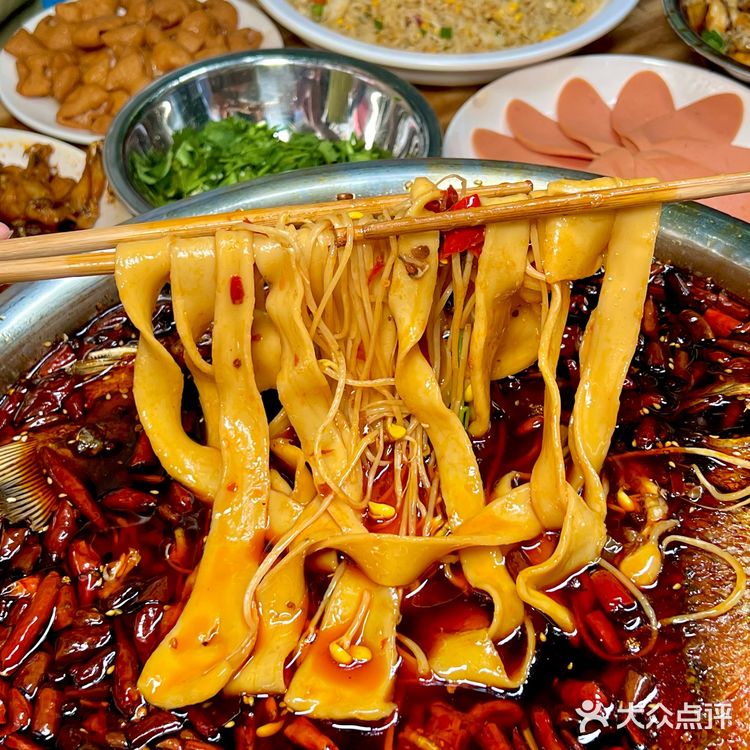 重庆老店！一吃就上瘾的水煮蛙！