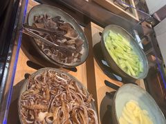 -牛里牛气· 榴莲海鲜鲜牛肉自助火锅·烤肉(横岗店)