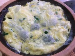火山岩石啫公鸡蛋-匠心牛公馆·潮汕牛肉海鲜火锅(索菲特店)