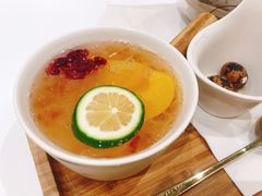 银耳桃桃-炖物24章·顺时轻养茶(杭州大厦店)