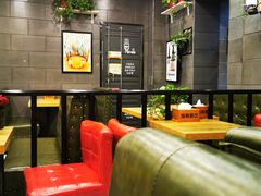 -愉肴麻辣香锅(中山路店)