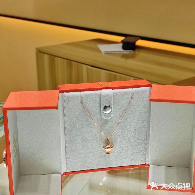 一口价1111RMB可以限定礼盒 特别划算