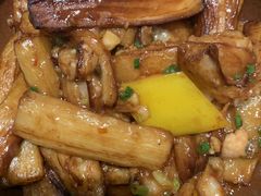 咸鱼鸡粒茄子煲-尚一汤·粤菜海鲜(环球港店)