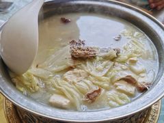 -依江春水烤鸭店