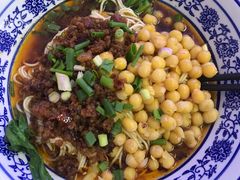 -渝之汇牛肉豌杂面