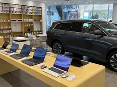 -华为授权体验店(中山公园来福士)