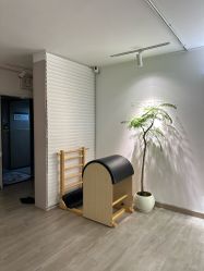 -闺蜜瑜伽·普拉提女性塑形馆