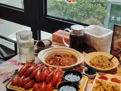 -肥肥虾庄·金牌油焖大虾(汉街SKP店)