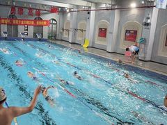 -梦翔龙湖滟澜山游泳俱乐部