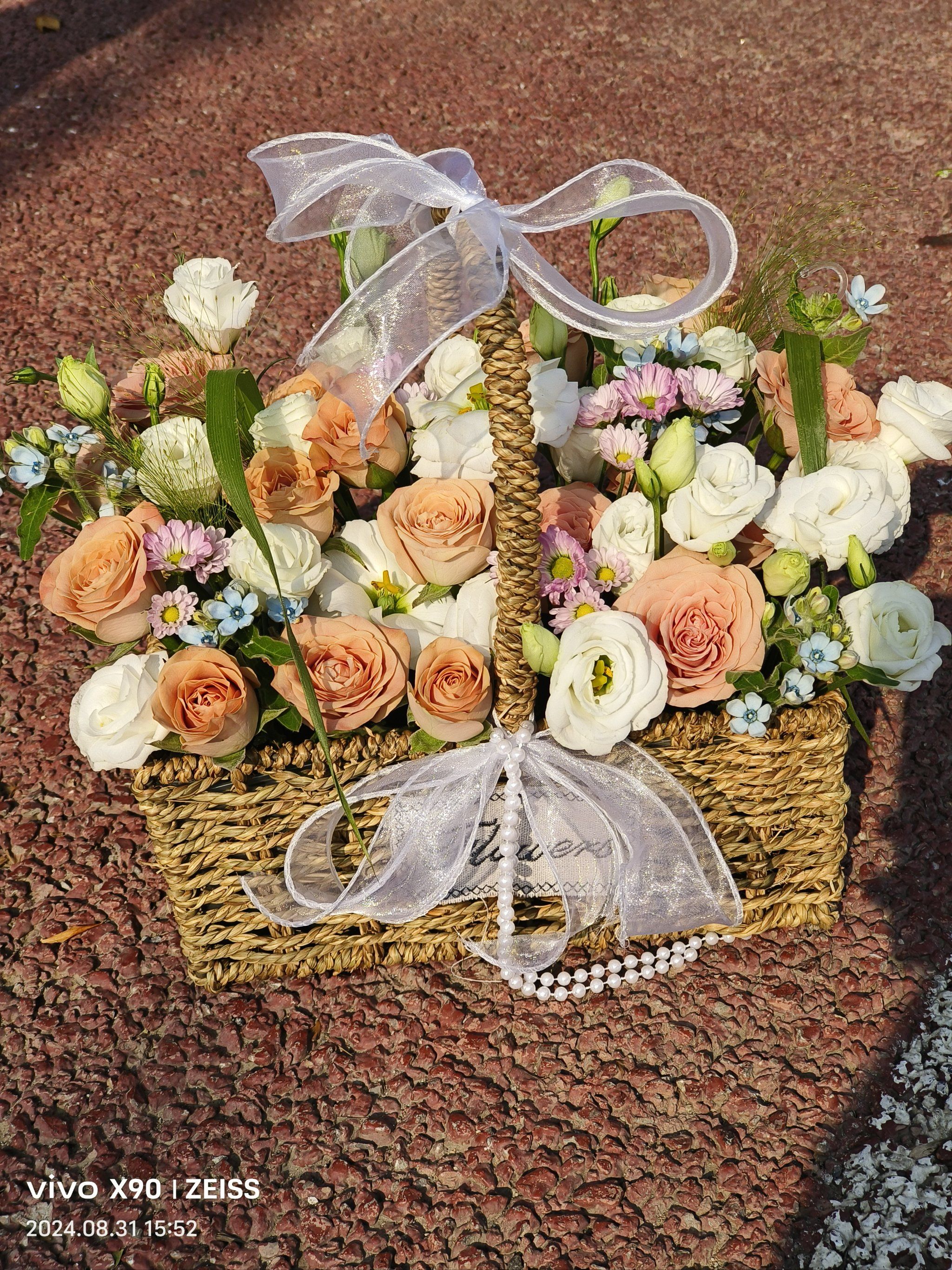 手提篮#卡布鸡蛋鲜花手提篮#鲜花手提篮