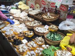 -东荟城名店仓