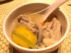 炖羊肉汤-巴扎美食·新疆菜·西域歌舞表演餐厅(新疆大厦店)