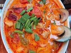 -Chom Cafe and Restaurant