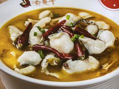 -渝是乎酸菜鱼(龙旗购物中心店)