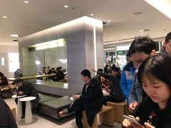 等位区-喜茶(杭州滨江宝龙店)