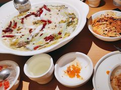 -江渔儿酸菜鱼专门店(明珠广场店)