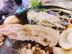 特厚刺猬五花肉-豚豚家돈돈가韩国锅盖烤肉(新北万达店)
