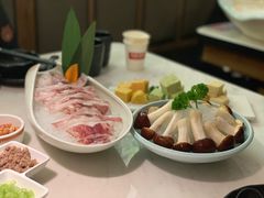 -左庭右院鲜牛肉火锅(浦江欢乐颂店)