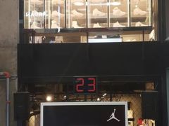 -Air Jordan(世贸天阶店)