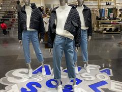-URBAN REVIVO(济南世茂广场店)