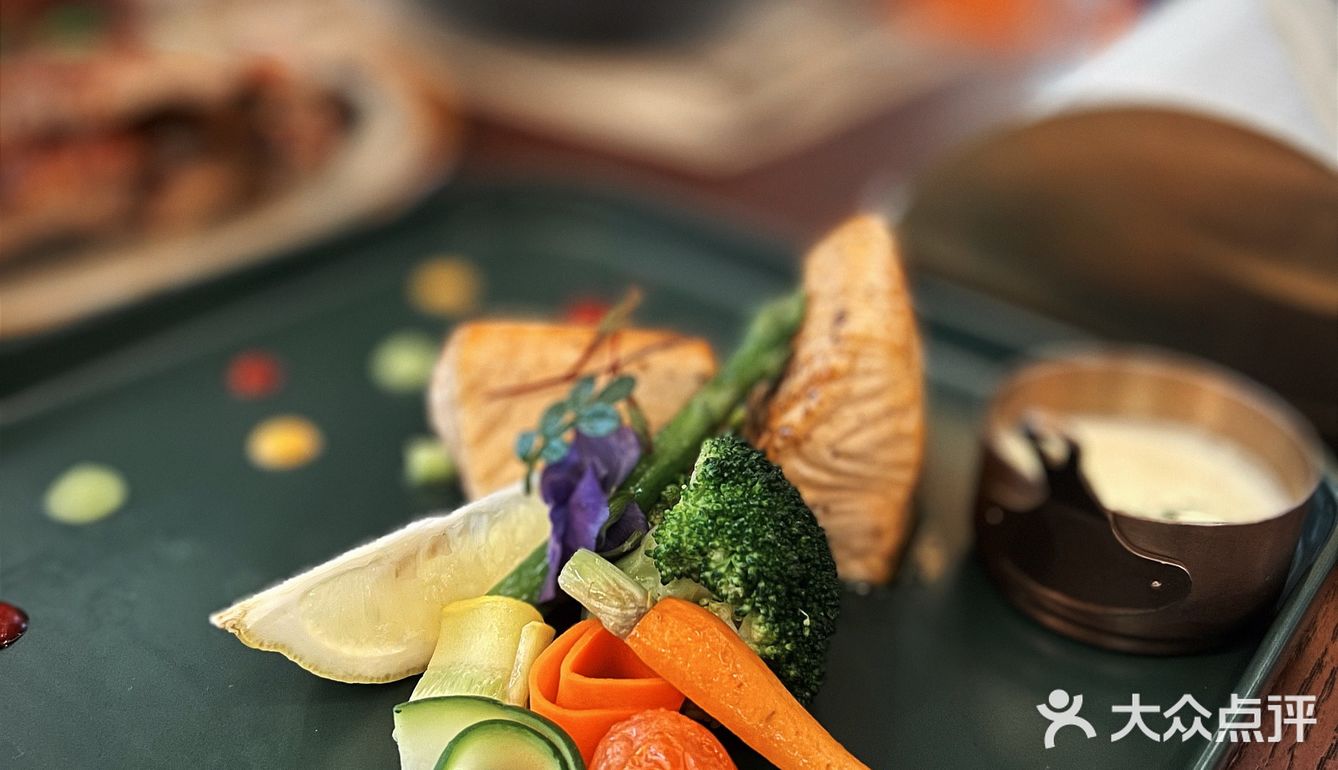 不能饿的肉｜光明919的工作日