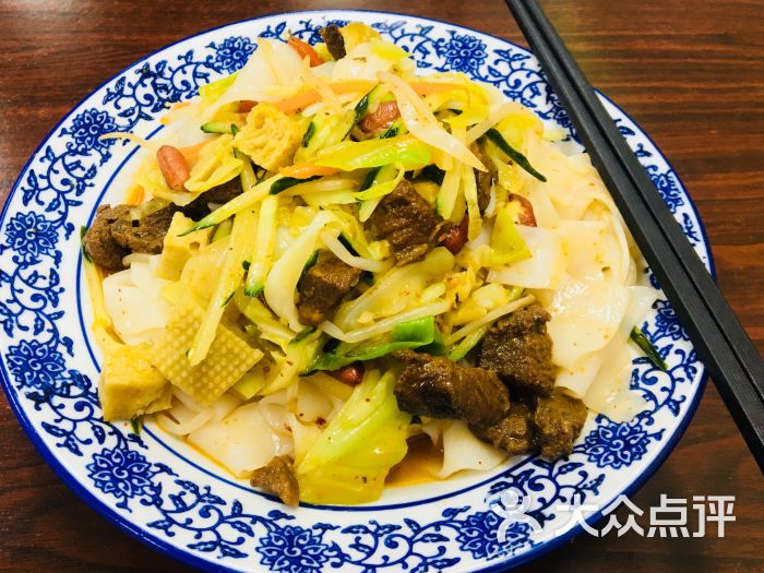 西安瓦罐面(味多轩黄焖鸡米饭)牛肉凉皮图片 - 第1张