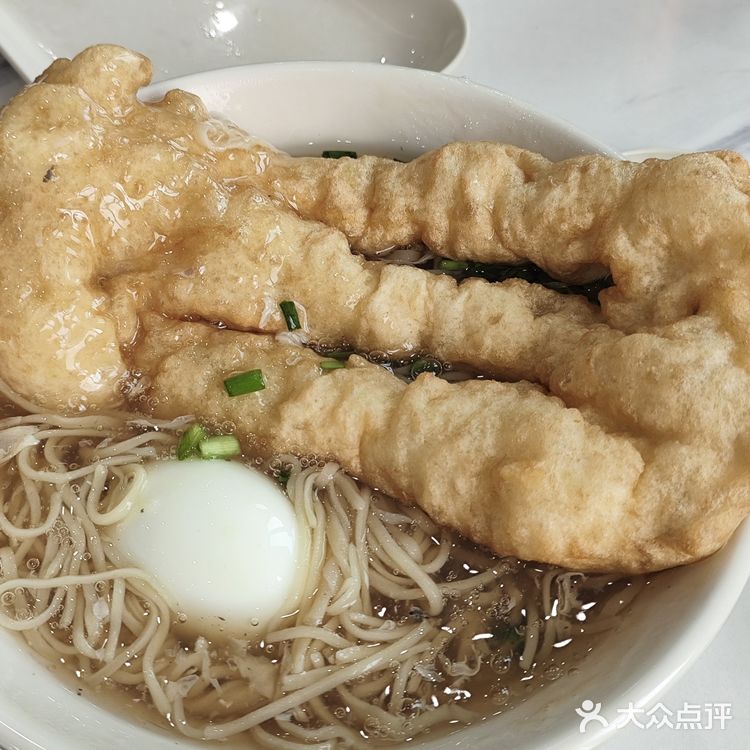 青岛大姑娘在蓬莱吃早饭,8元吃撑!