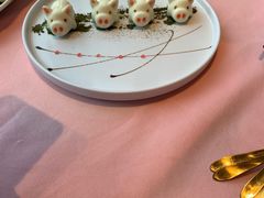 可爱小猪-龙鲜会·澳门生鲜火锅(诚品店)