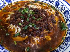 -渝之汇牛肉豌杂面