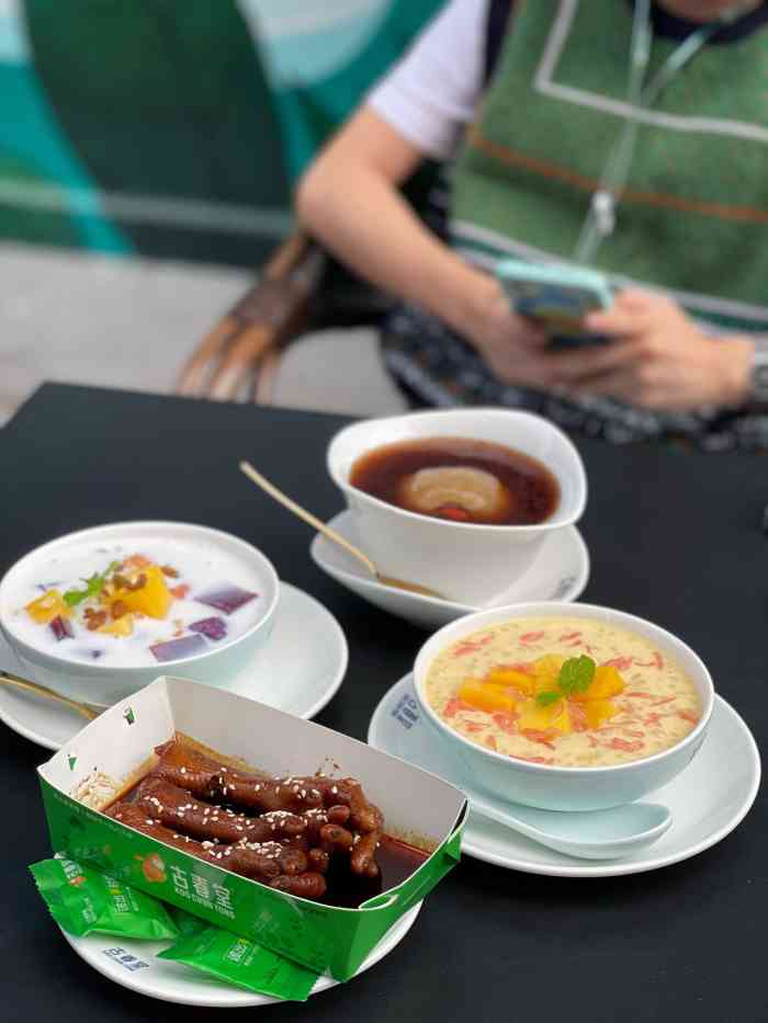 古春堂草本糖水(云城万科里店)-"[薄荷]环境:在集美万科里显眼位置,店