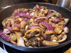 -胡须佬鸡煲四季火锅店(石厦西村直营店)