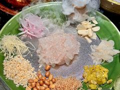 -得意咚瓜·顺德鱼生·冬瓜火锅(深圳首店)