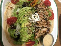 照烧鸡肉配牛油果拉法沙拉-HELLO 27 意面·沙拉·帕尼尼