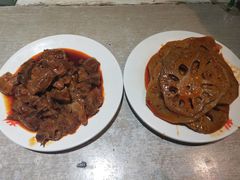 -爆炸头阿姨小四川正宗川味小吃(无任何分店)