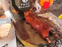 -黄记四更烤乳猪店
