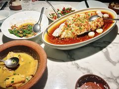 鸿运大鱼头-合品记·湖南私房菜&小龙虾(霄云路店)