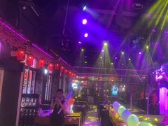 -喜鹊音乐酒馆(西街店)